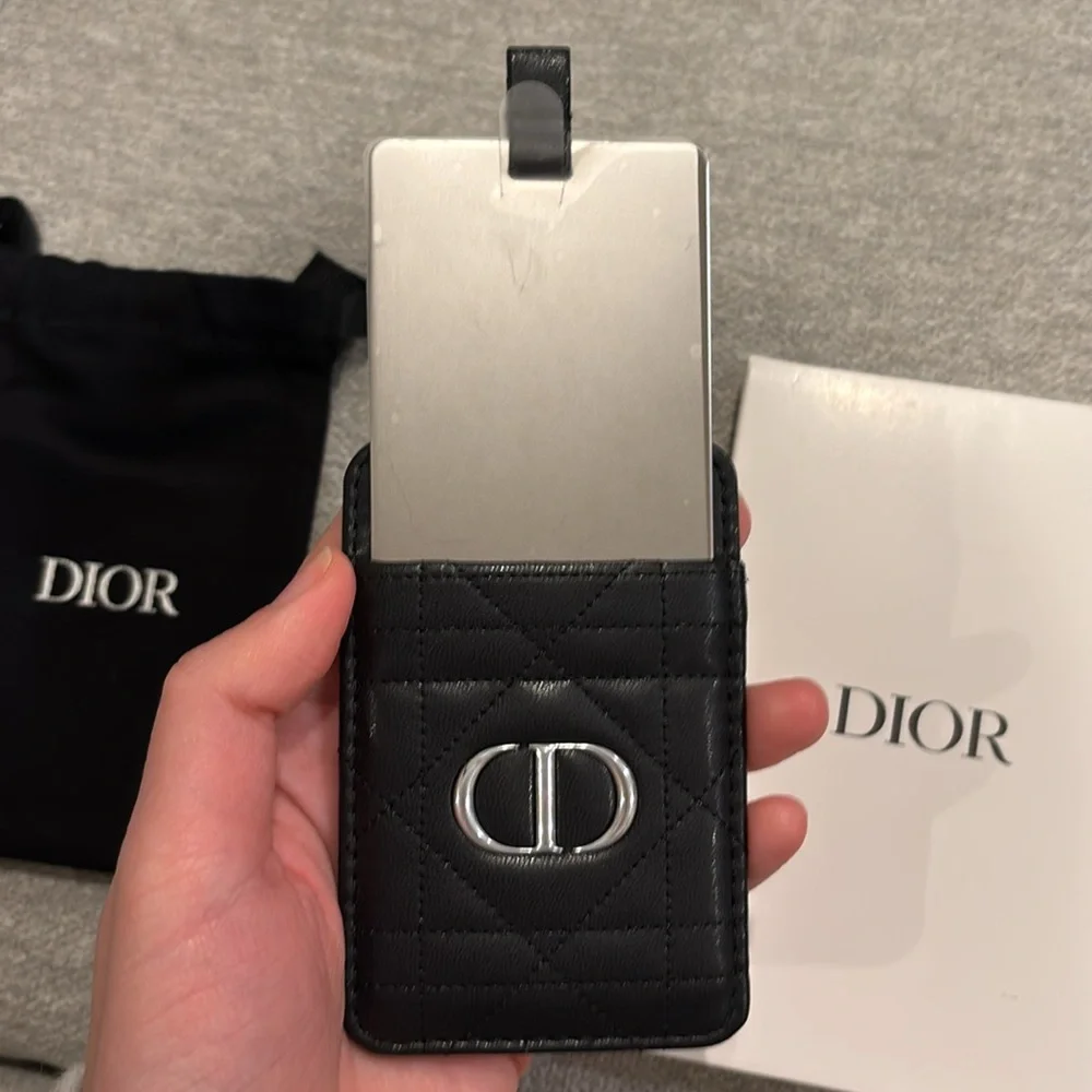 Black Quilted Card Holder - Picture 2 of 3